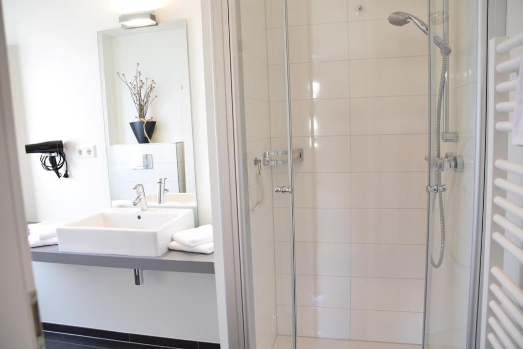 Bomhoffstr. 22a, W4, Blue Water *